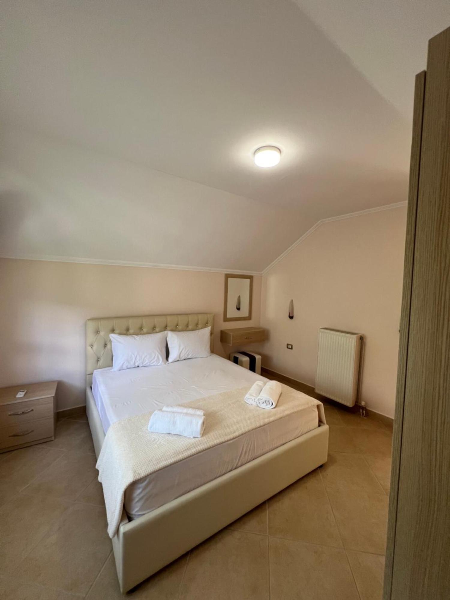 Flower Terrace Apartment Gjirokaster Ngoại thất bức ảnh